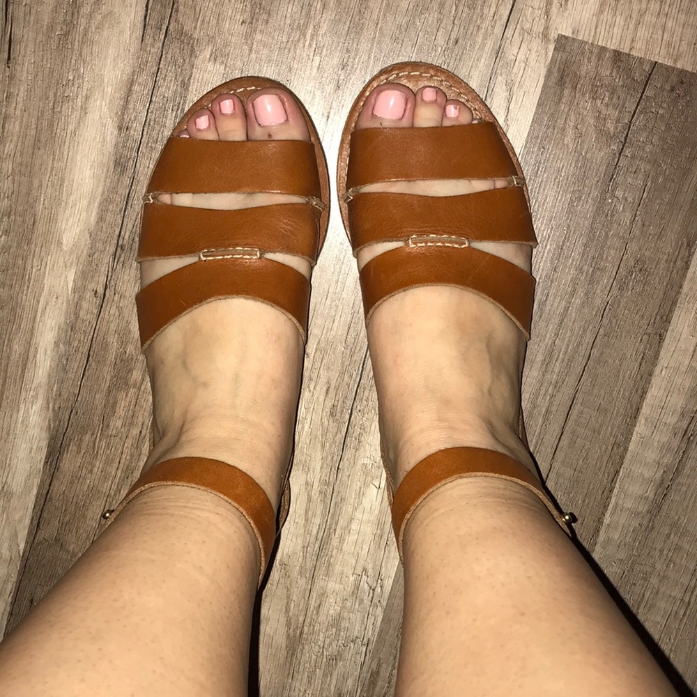 Tommy Bahama sandals